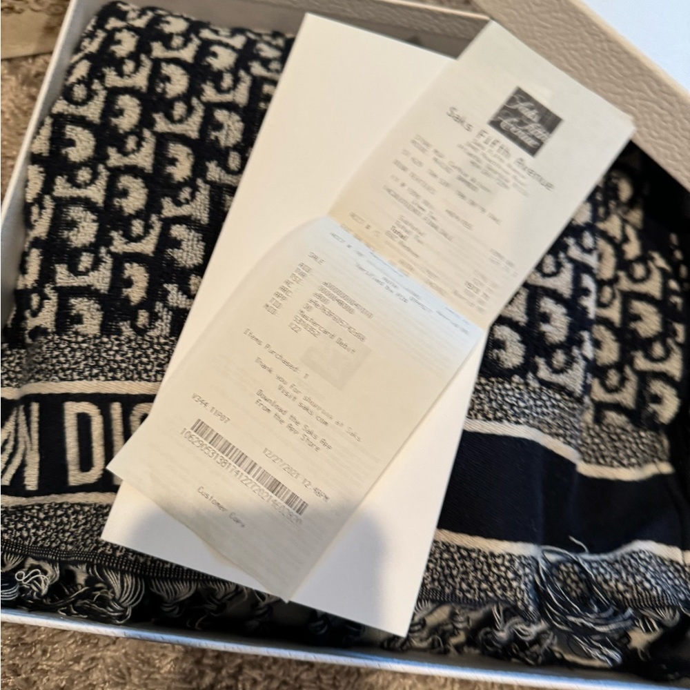 dior poncho